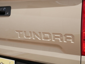 タンドラタンドラ　4WD　クルーマックス　SR5　新車並行